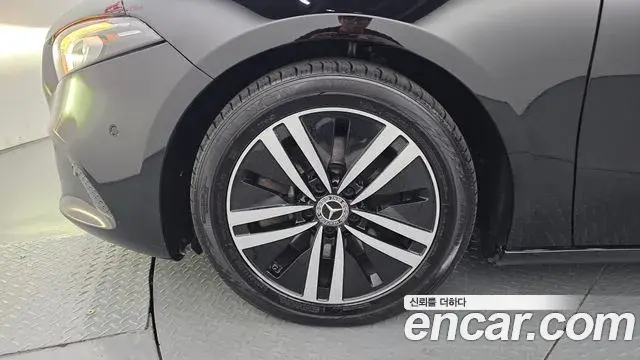 Mercedes-Benz A-Class 2022 — ფოტო 14/20