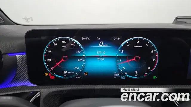 Mercedes-Benz A-Class 2022 — ფოტო 17/20