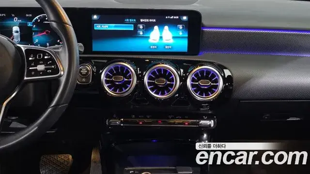 Mercedes-Benz A-Class 2022 — ფოტო 11/20