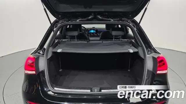 Mercedes-Benz A-Class 2022 — ფოტო 1/20