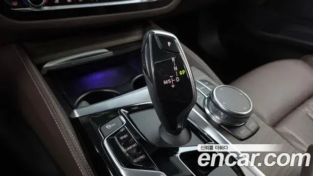 BMW 5 Series 2019 — Şəkil 19/20