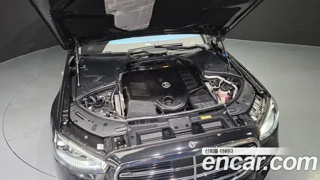 Mercedes-Benz S-Class 2021 — Photo 6/20