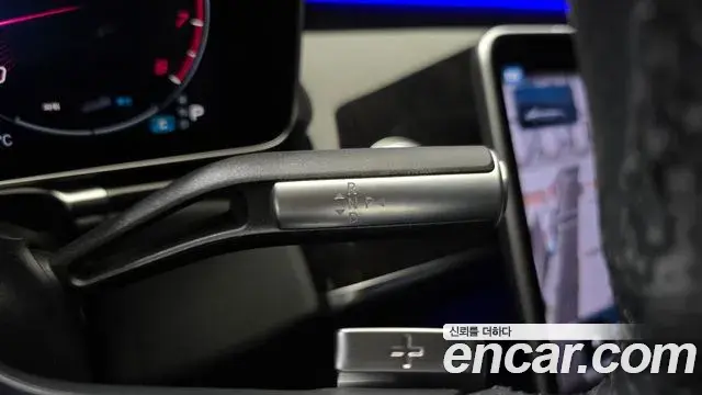 Mercedes-Benz S-Class 2021 — Photo 9/20