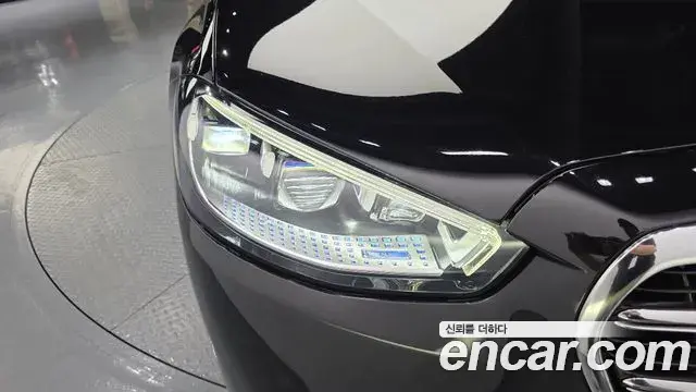Mercedes-Benz S-Class 2021 — Photo 34/34