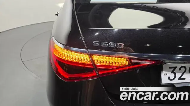 Mercedes-Benz S-Class 2021 — Photo 5/34