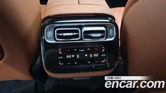 Mercedes-Benz S-Class 2021 — Photo 20/34