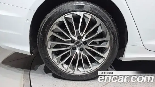 Audi A6 2025 — Şəkil 26/33