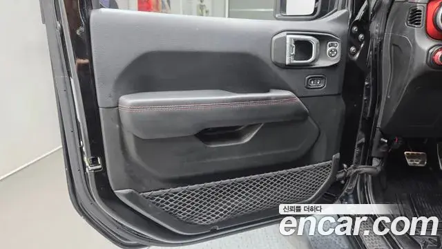 Jeep Wrangler 2018 — Photo 16/31