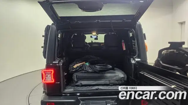 Jeep Wrangler 2018 — Photo 15/31