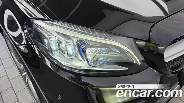 Mercedes-Benz C-Class 2020 — ფოტო 31/32