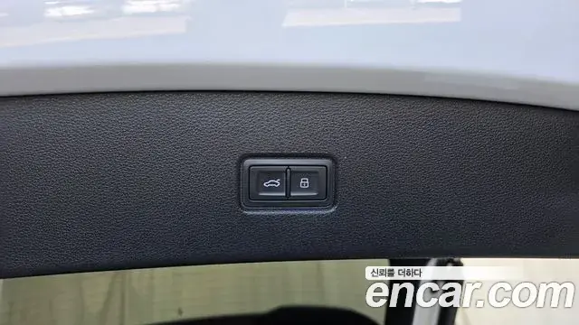 Audi Q5 2022 — Şəkil 29/32