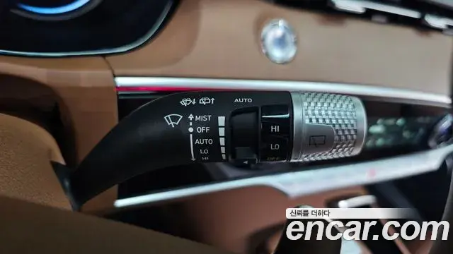 Genesis GV70 2023 — ფოტო 13/35