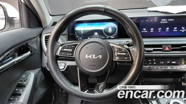 Kia Seltos 2022 — Фото 14/20