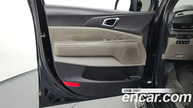 Kia Carnival 2024 — Şəkil 30/33