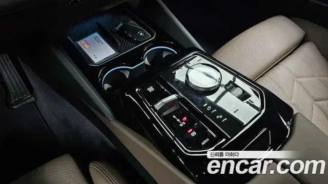 BMW 5 Series 2025 — Фото 9/20
