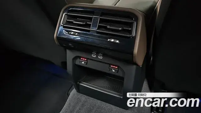 BMW 5 Series 2025 — Photo 8/32