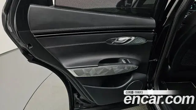 Genesis GV70 2022 — Photo 29/37
