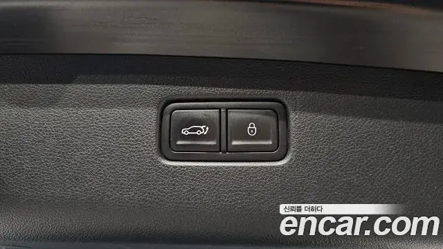 Genesis GV70 2022 — Photo 28/37