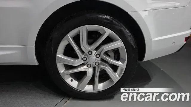Land Rover Range Rover Sport 2018 — Şəkil 27/37