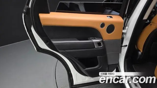 Land Rover Range Rover Sport 2018 — Şəkil 36/37