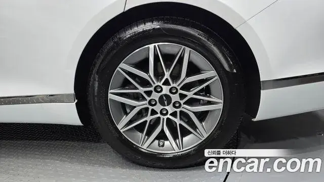 Genesis G80 2024 — ფოტო 2/31