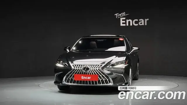 Lexus ES300h 2026 — Şəkil 25/32