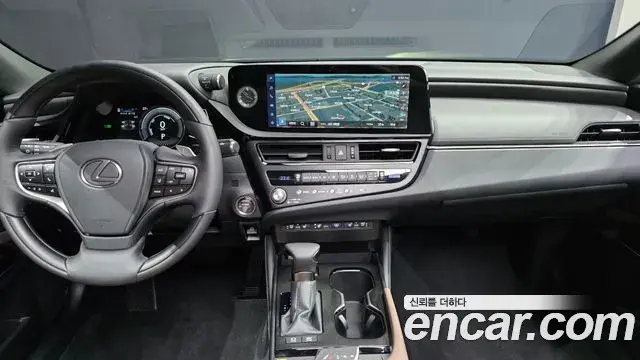 Lexus ES300h 2026 — Şəkil 11/32