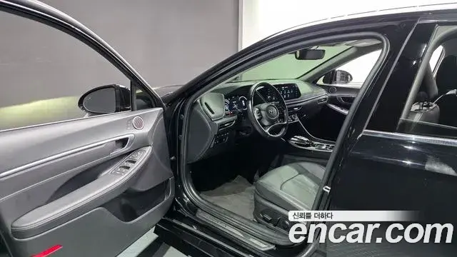 Hyundai Sonata 2023 — Фото 8/20