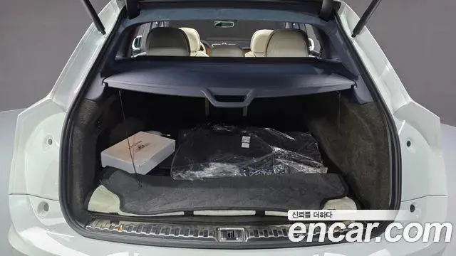 Bentley Bentayga 2023 — Photo 24/40