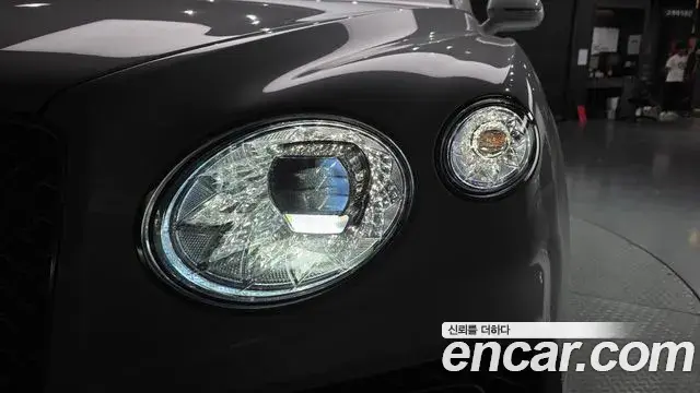 Bentley Bentayga 2023 — Photo 29/40