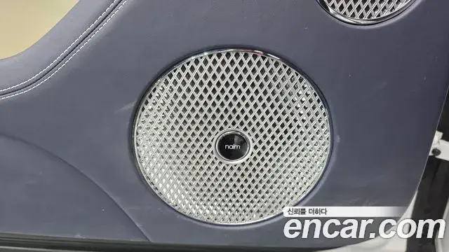 Bentley Bentayga 2023 — Photo 31/40