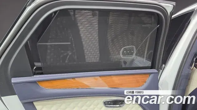 Bentley Bentayga 2023 — Photo 34/40