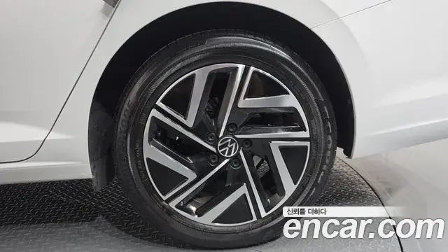 Volkswagen Jetta 2023 — ფოტო 5/32