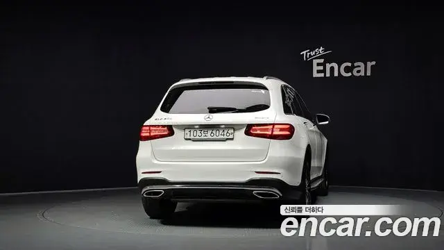 Mercedes-Benz GLC-Class 2019 — Photo 25/34