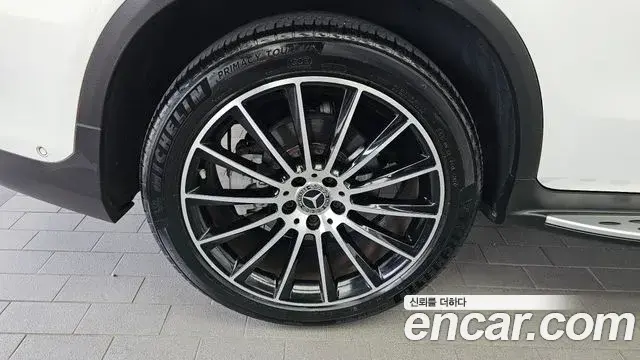 Mercedes-Benz GLC-Class 2019 — Photo 7/34