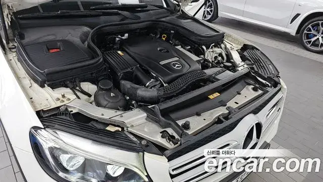 Mercedes-Benz GLC-Class 2019 — Photo 9/34