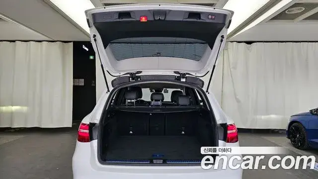 Mercedes-Benz GLC-Class 2019 — Photo 5/34