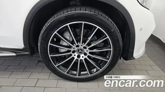 Mercedes-Benz GLC-Class 2019 — Photo 33/34