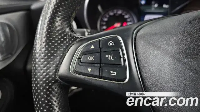 Mercedes-Benz GLC-Class 2019 — Photo 2/34