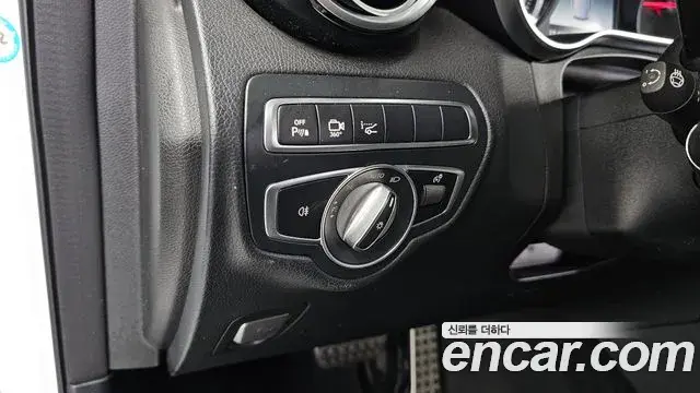 Mercedes-Benz GLC-Class 2019 — Photo 19/34