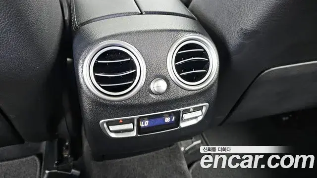 Mercedes-Benz GLC-Class 2019 — Photo 26/34