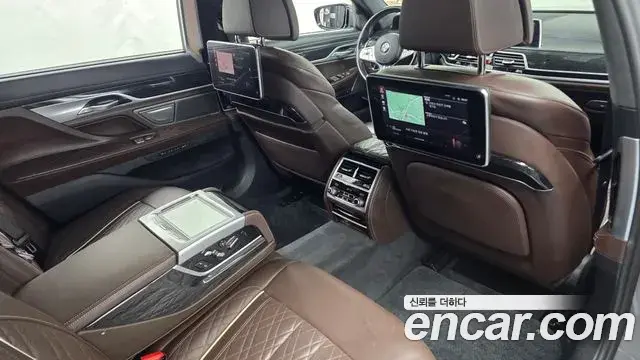 BMW 7 Series 2020 — Photo 17/20
