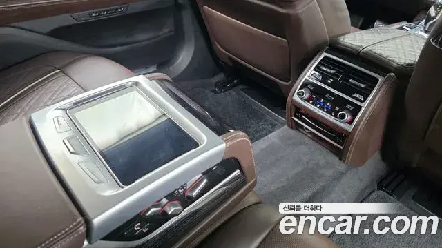 BMW 7 Series 2020 — Photo 18/20