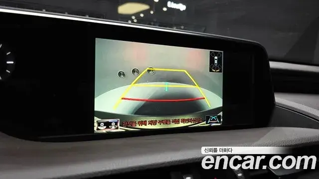 Lexus ES300h 2021 — Photo 9/37