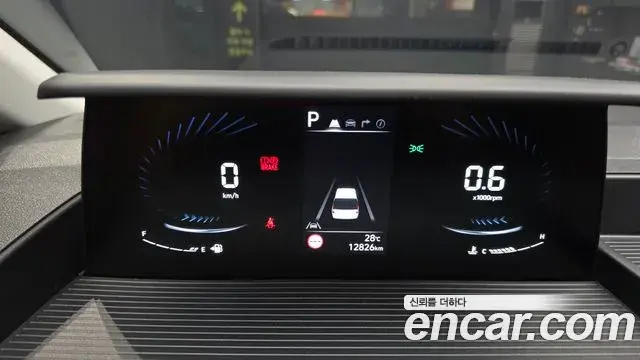 Hyundai Staria 2025 — Фото 8/20