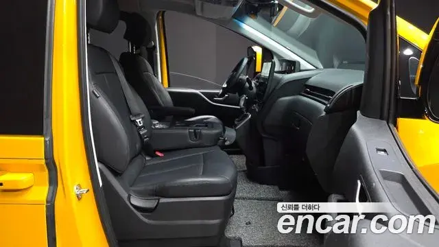 Hyundai Staria 2025 — Фото 12/20