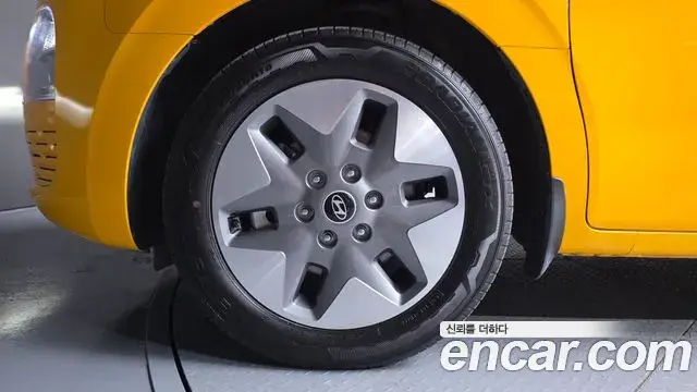 Hyundai Staria 2025 — Photo 29/34