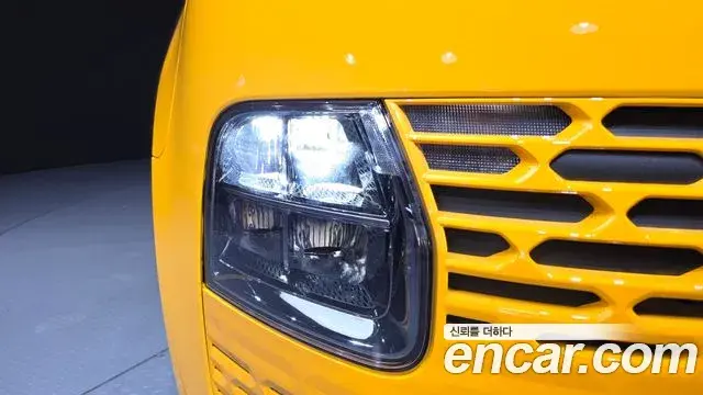 Hyundai Staria 2025 — Photo 28/34