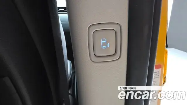 Hyundai Staria 2025 — Photo 12/34