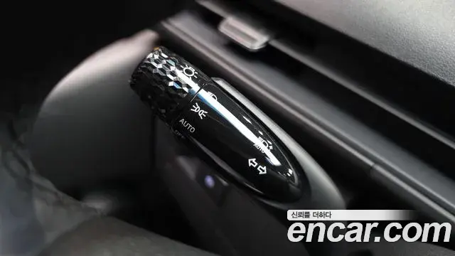 Hyundai Staria 2025 — Photo 30/34